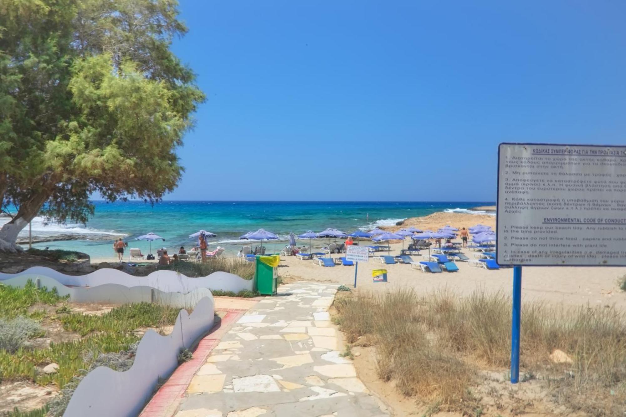 Beachfront Luxury Villa Idania Айя Напа Екстериор снимка