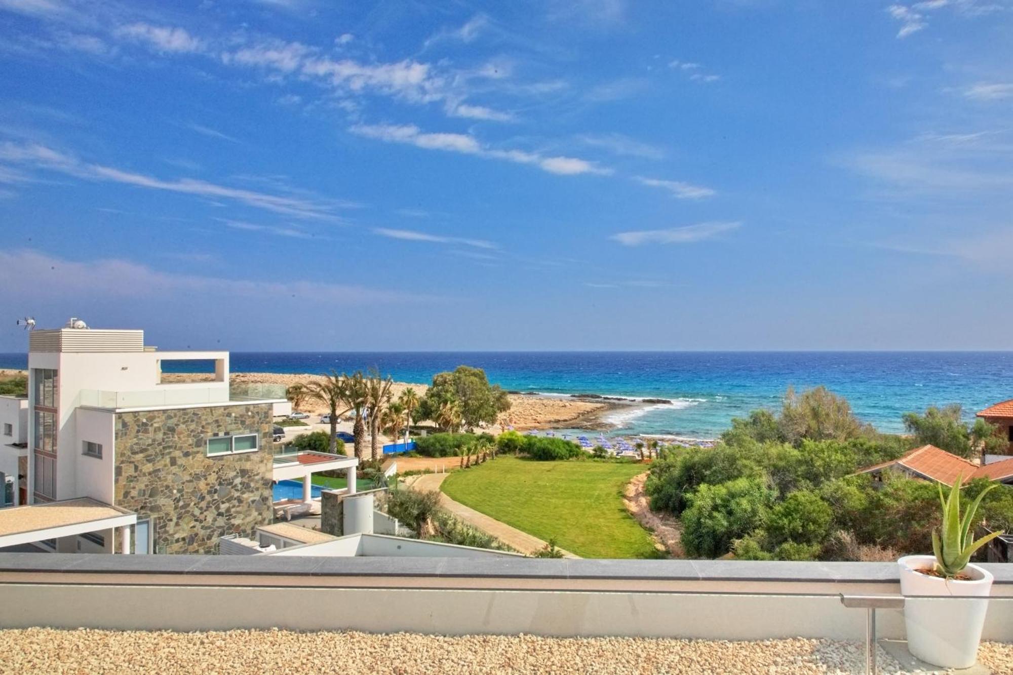 Beachfront Luxury Villa Idania Айя Напа Екстериор снимка
