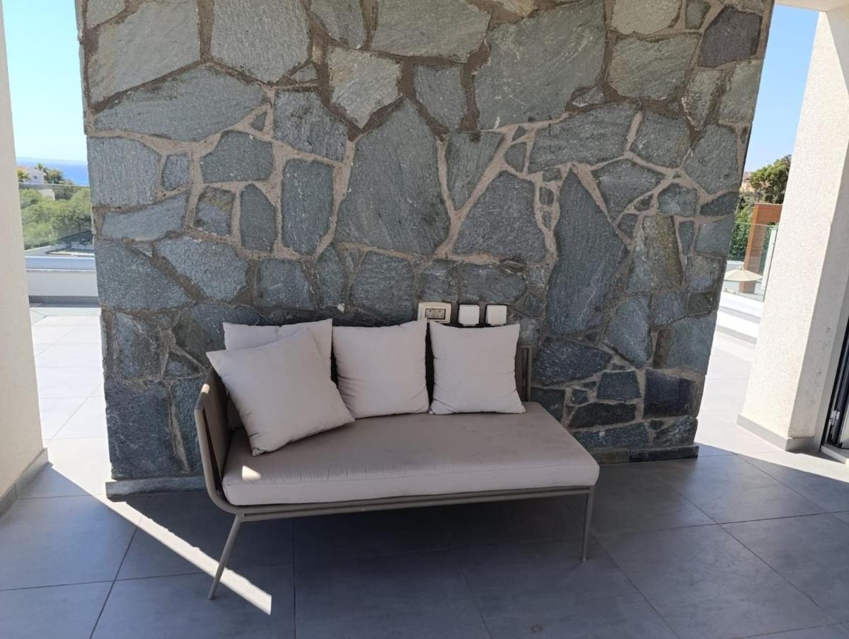 Beachfront Luxury Villa Idania Айя Напа Екстериор снимка