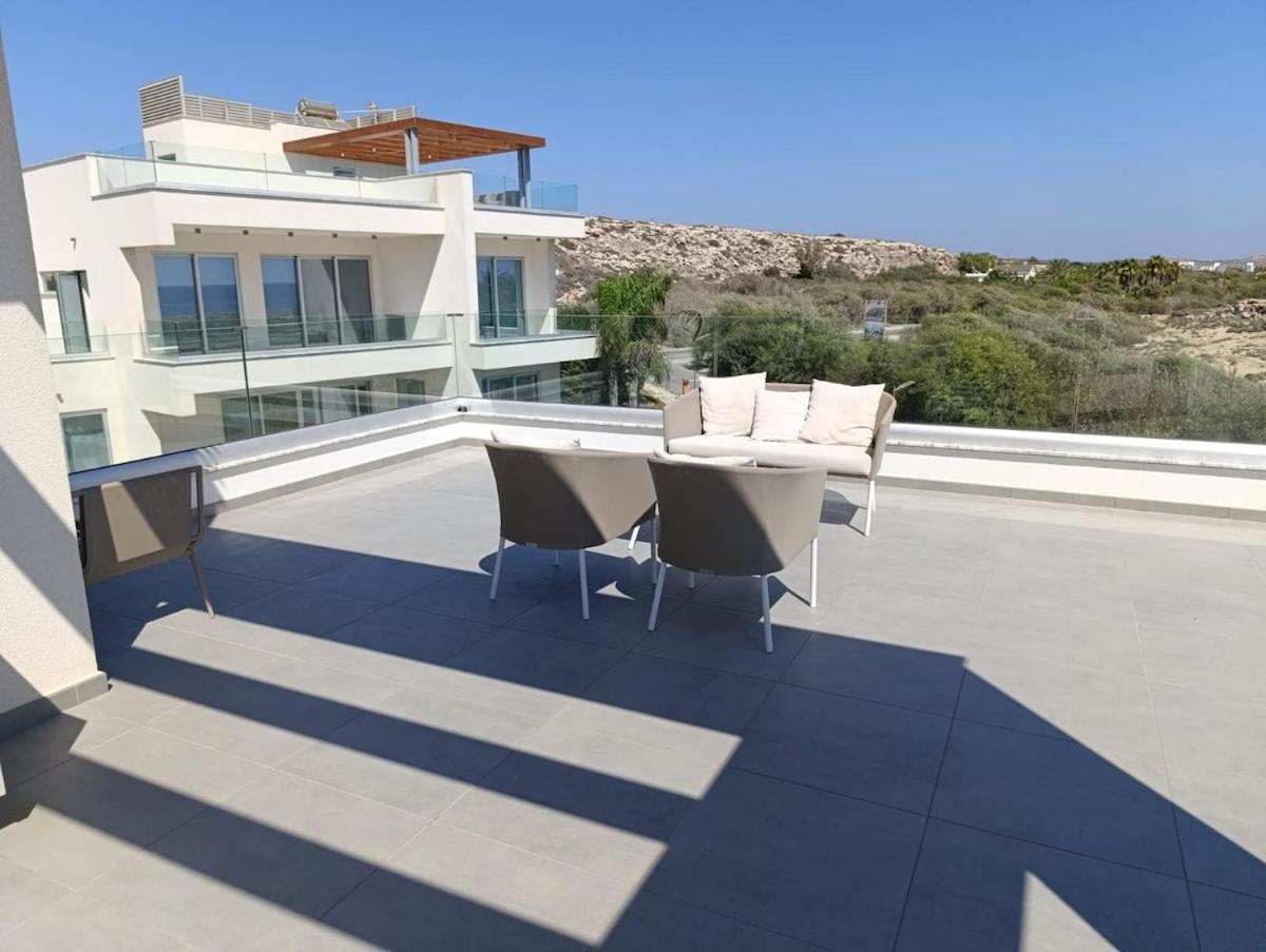 Beachfront Luxury Villa Idania Айя Напа Екстериор снимка